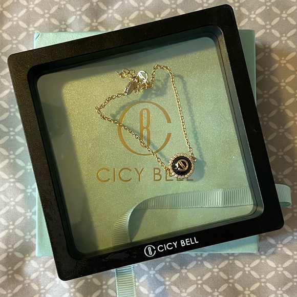 Cicy Bell Jewelry - Cicy Bell Gold and Black Pendant Bracelet